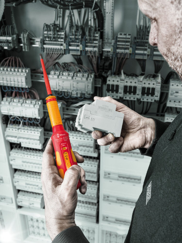 VDE bladeholding torque screwdriver 7516 with 5 pre-set values (2.4; 2.8; 3.2; 3.6; 4.0 Nm)