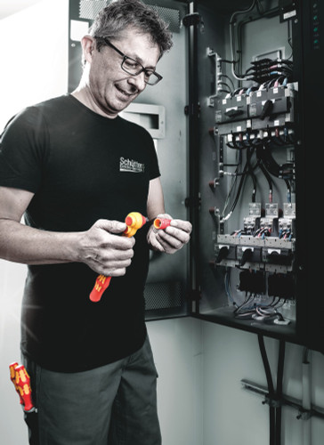 Zyklop ratchet and accessories for electricians