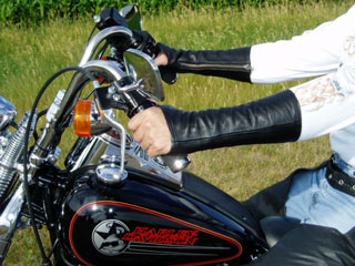 arm-chaps-motorcycle-wrist-gap.jpg