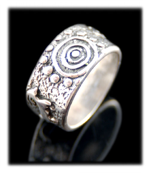 Petroglyth Silver band ring