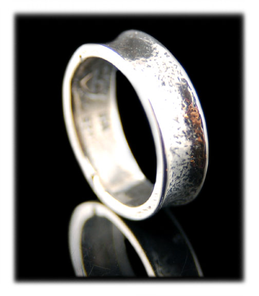 Wedding style silver band ring