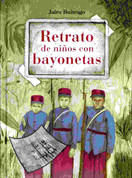 Retrato de niños con bayonetas - Photo of Children with Bayonets