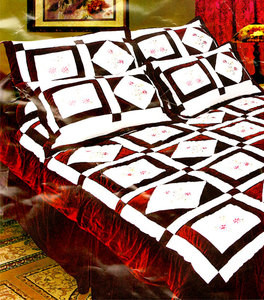 QUEEN 4pc Embroidered QUILT Bedspread Bed in a Bag