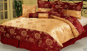 Queen size Bed in a Bag 7 pc. Jacquard  Comforter / Bedding / Bed Ensemble Set