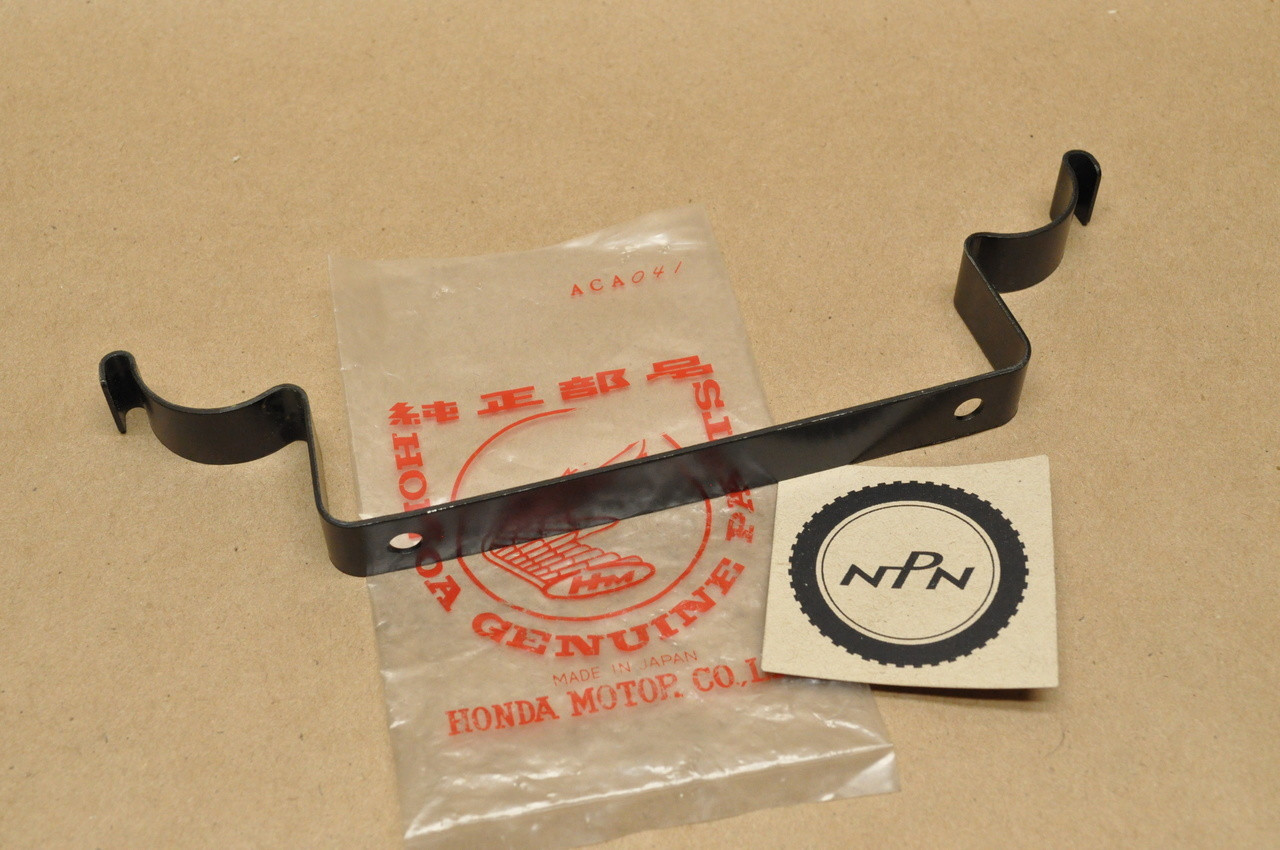 NOS Honda 198184 XR200 Front Number Plate Holder Stay Bracket 64111