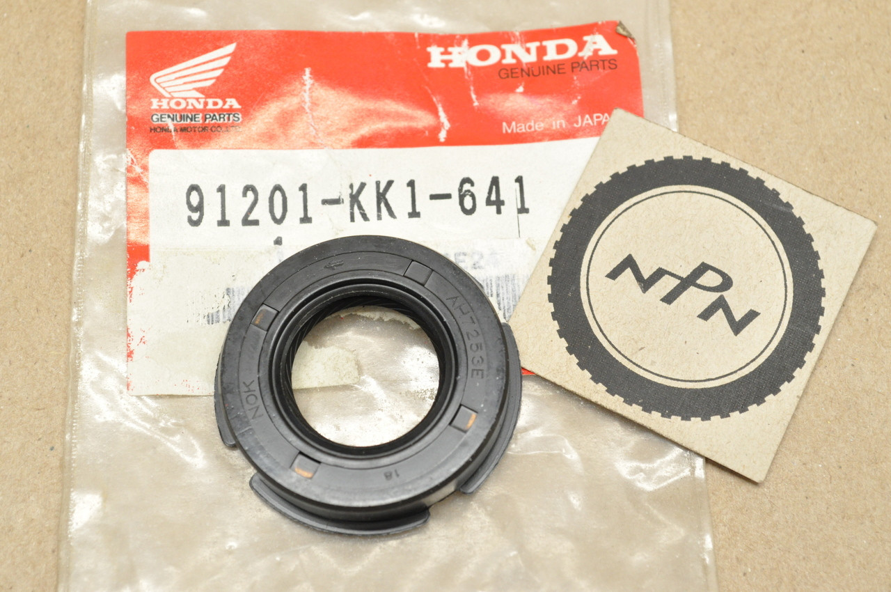 NOS Honda 198487 XL250 1985 XR200 R 198596 XR250 Counter Shaft Oil