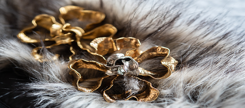 vintage pins - white - yellow -rose - gold - silver - gemstones - Swarovski crystals - buy online now - free shipping