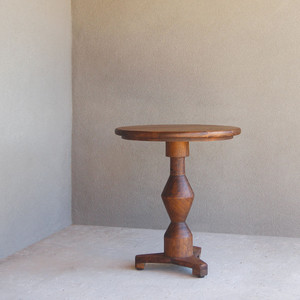 La Luz Café Table
26 dia x 30 H inches
Light Walnut Finish