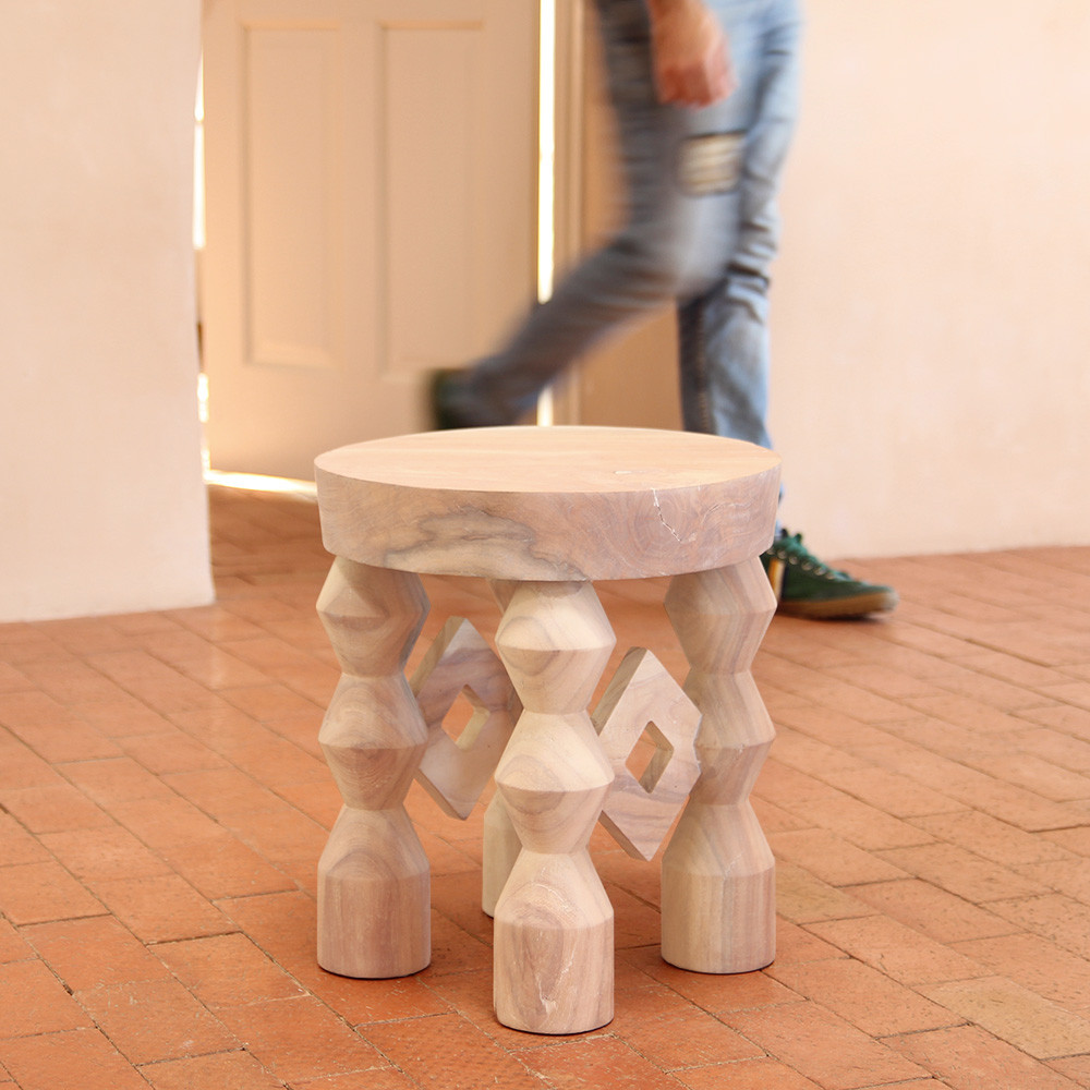 Surrealista Stool
16 dia x 18 H inches
White Wash Finish Surrealista Stool
16 dia x 18 H inches
White Wash Finish