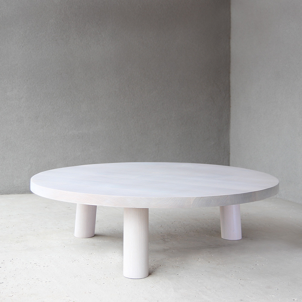 Maxime Cocktail Table
Modern white coffee table
48 dia x 12 H inches
White Oak
White Wash