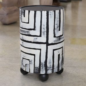 Monochrome Hand Painted Log Table S02
13 dia x 21 H inches
Hand painted with Benjamin Moore paint