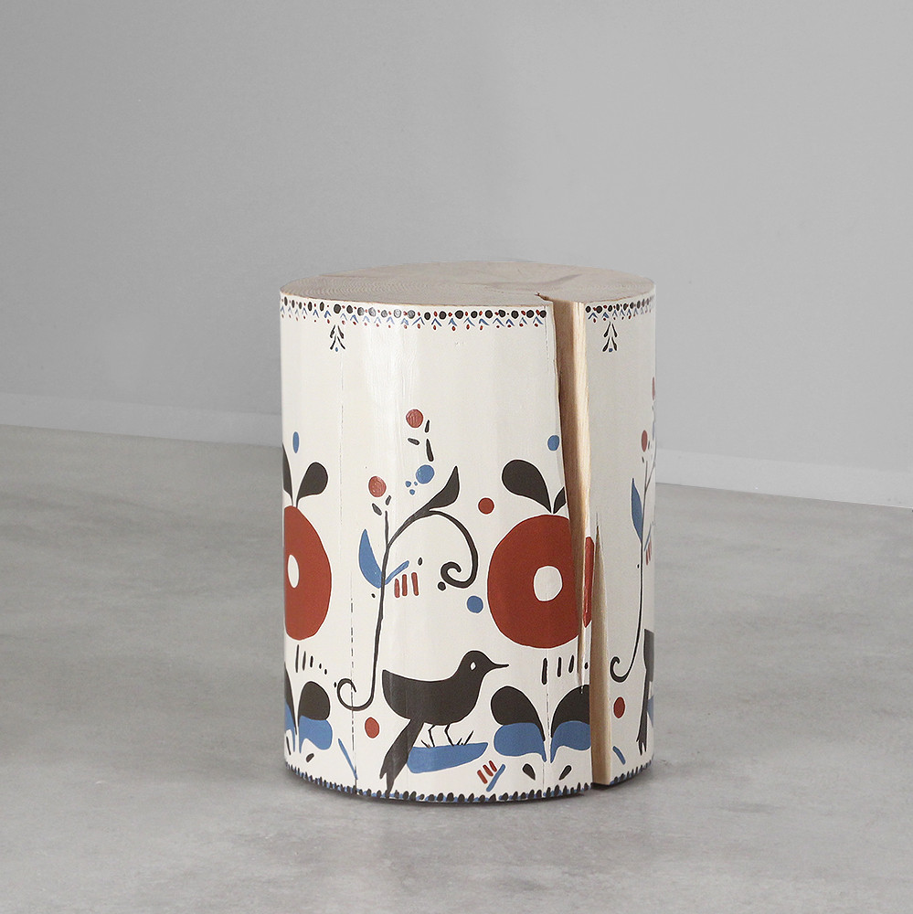 Pajarito Hand Painted Side Table
12 dia x 16 H inches
Painted Bone Finish Pajarito Hand Painted Side Table
12 dia x 16 H inches
Painted Bone Finish