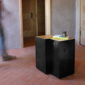 Lorenzo Cube Table
21 x 15 x 22 H inches
Ebony/Natural Finish