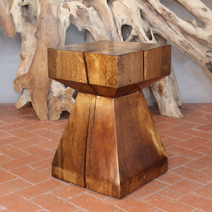 Arquitectura Table
13.5 x 13.5 x 21 H inches