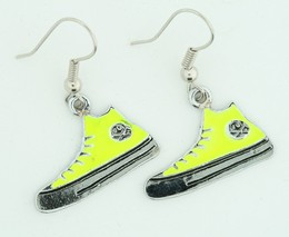 Shoe yellow mix pendant
