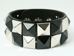 Check black-silver studs big stud