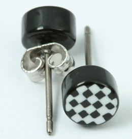 Check black-white circular reference stud