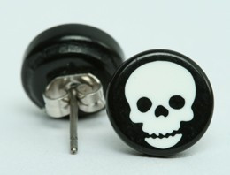 Skull big black-white circular reference stud