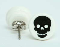 Skull big white-black circular reference stud