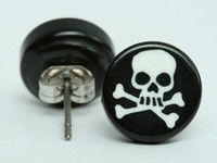 Skull tooth black-white circular reference stud