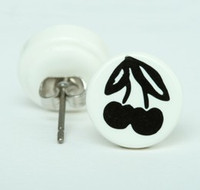 Cherry white circular reference stud