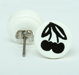 Cherry white circular reference stud