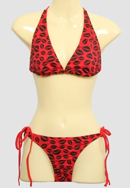 Lips red-black bikini lady