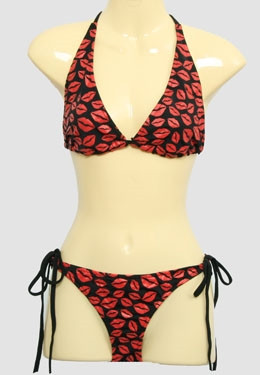 Lips black-red bikini lady
