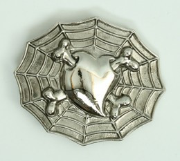 Heart bone spiderweb medium buckle