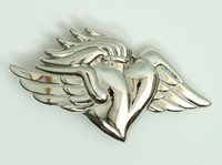 Heart wings medium buckle