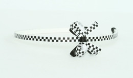 Check S black-white small bow