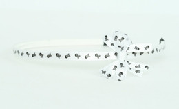 Skulls white small bow