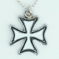 Herocross white mix necklace