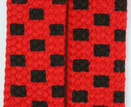 Check red-black S check shoelace