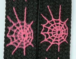 Spiderweb lines black-pink animal shoelace