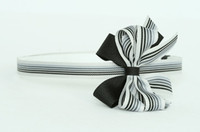 Stripe black medium bow