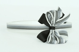 Stripe black medium bow