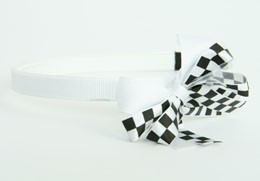 Check white / black-white medium bow