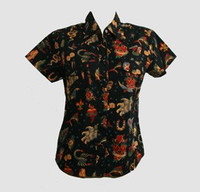 Flash black shirts lady