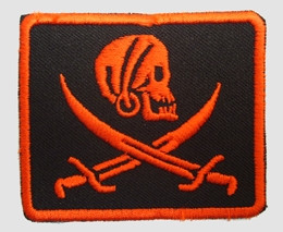 Pirate black-red squared skull big