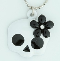 Skull flower white-black skull necklace