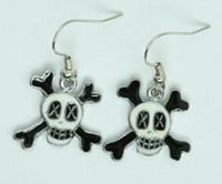 Cross eye white-black skull pendant