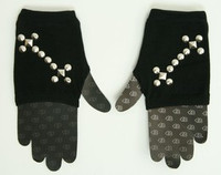 Piercing gloves accessory