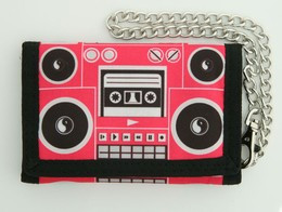 Stereo pink mixed with chain wallet