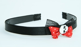 Black-red / skull plain white red bow & skull
