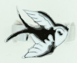 Swalluw cute white animal ring