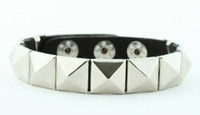 Square big studs medium stud