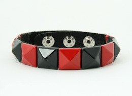 Black-red studs medium stud