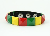Rasta studs medium stud