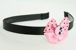 Skull plain pink light pink bow & skull